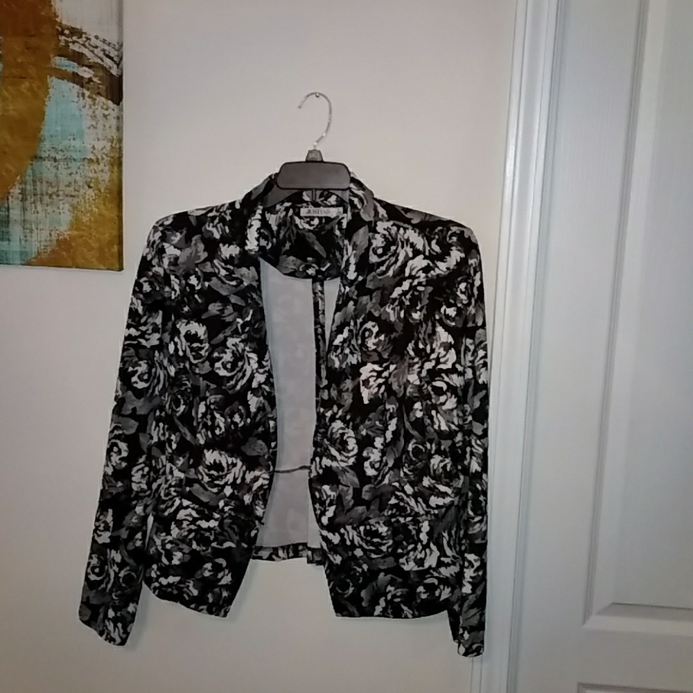 JustFab Black Floral Blazer